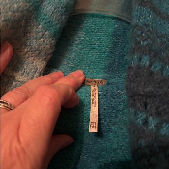 Free People Blue/Green Gradient Soft Alpaca Cowl Neck Cropped Boho Sweater, XS - Picture 3 of 10